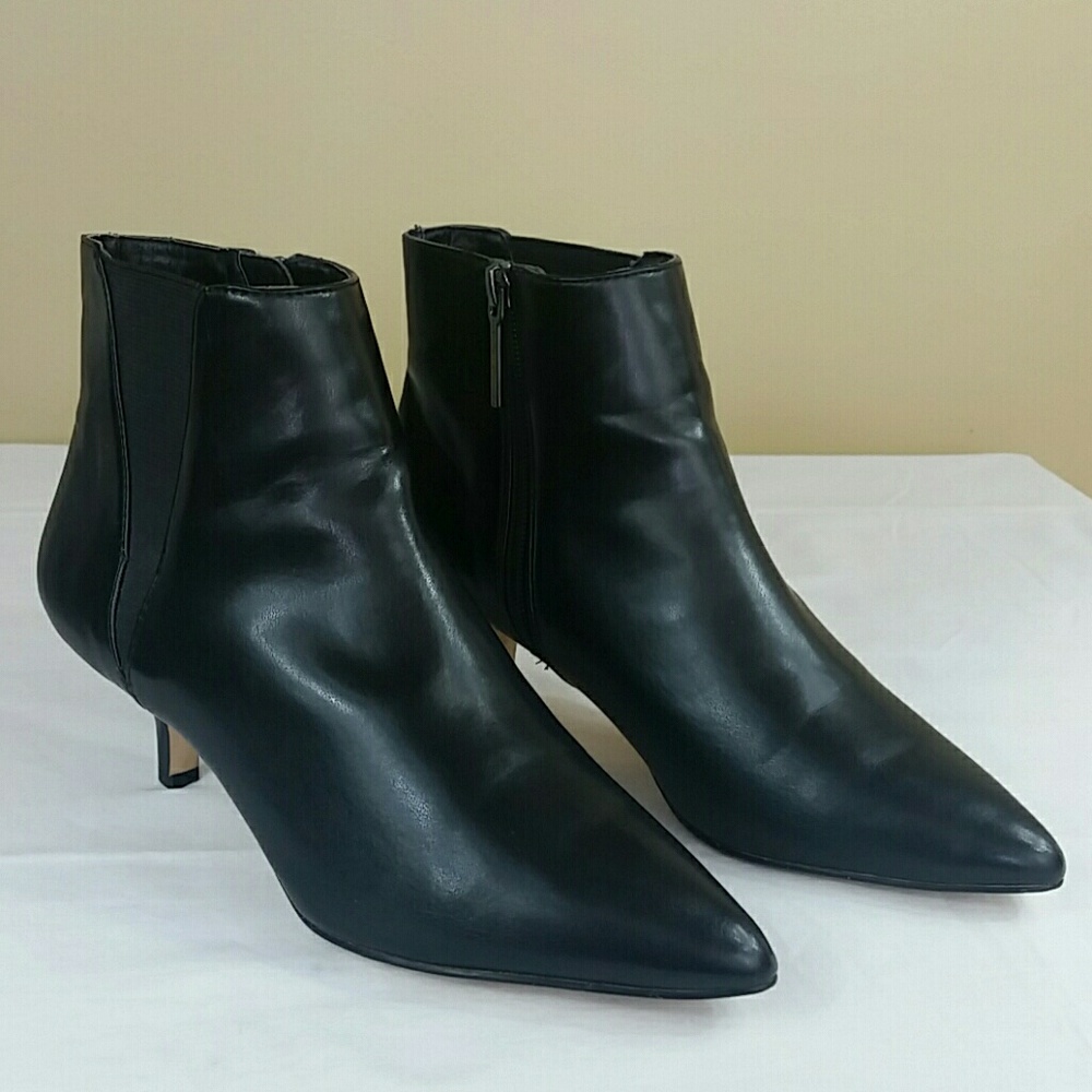 Donald J Pliner black kitten heel boots - Picture 7 of 12